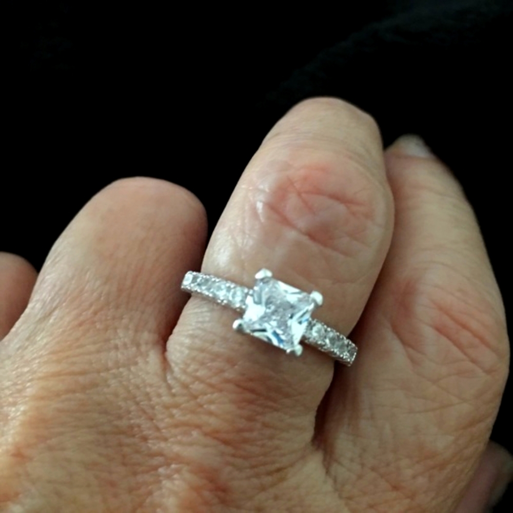 💎 Princess Cut Solitaire 💎 - Picture 4 of 7
